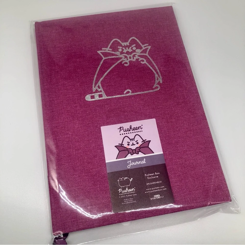 NEW✨ Pusheen Cat Vampire Halloween Vampurr Fall Box Exclusive Purple Journal